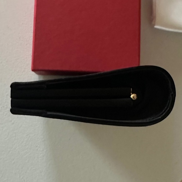 Roger Vivier Pilgrim Tube Clutch - Picture 9 of 14